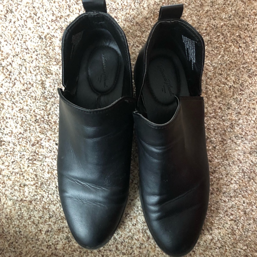 Black Universal Thread brand Booties